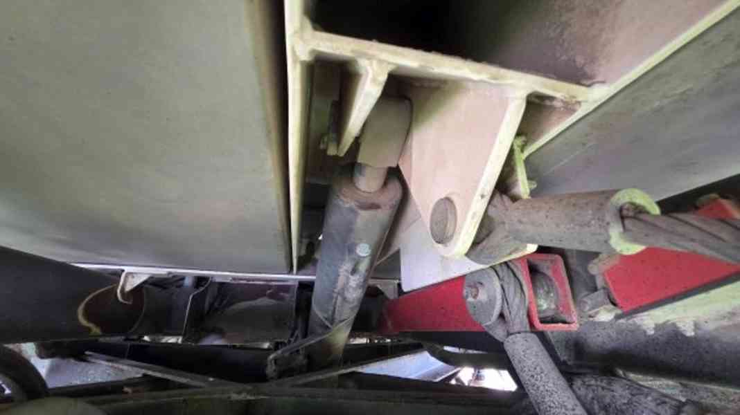 Unimog 1400 zametač 2.5m3 Schmidt komunál MB 4x4 - foto 6