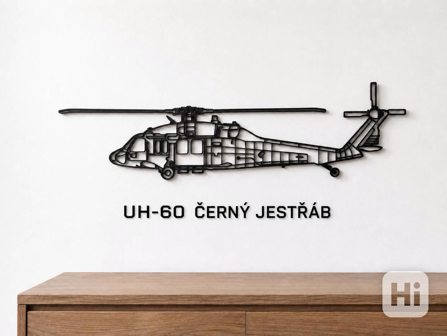 UH-60 Black Hawk jako originální dekorace na zeď - foto 1