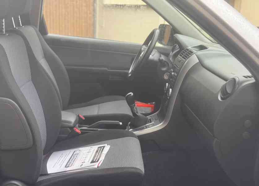 Suzuki Grand Vitara 1.6i Club benzín 78kw - foto 12