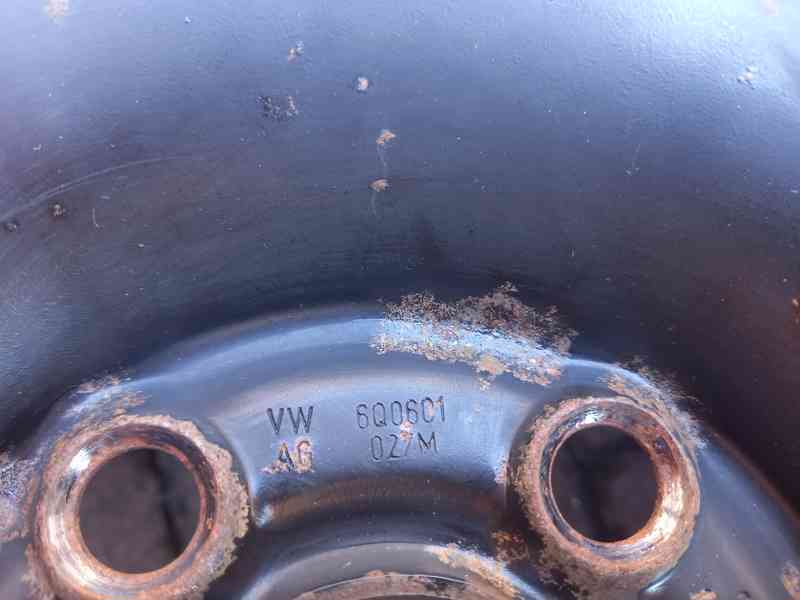 ZÁNOVNÍ zimní kola /Fabia 1,2/Room/VW Polo-185/55R15 XL - foto 2
