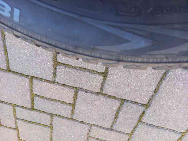 ZÁNOVNÍ zimní kola /Fabia 1,2/Room/VW Polo-185/55R15 XL - foto 11