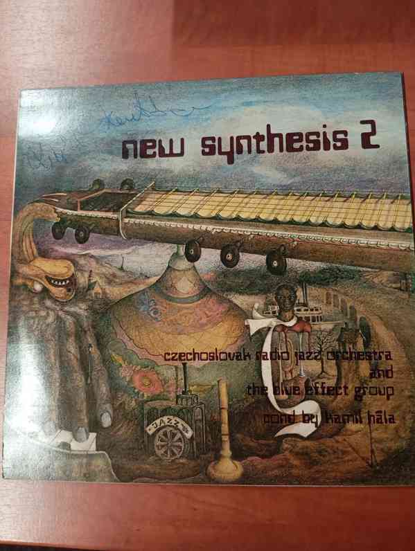 Nová Synteza 2  M Efekt   s podpisy                          - foto 2