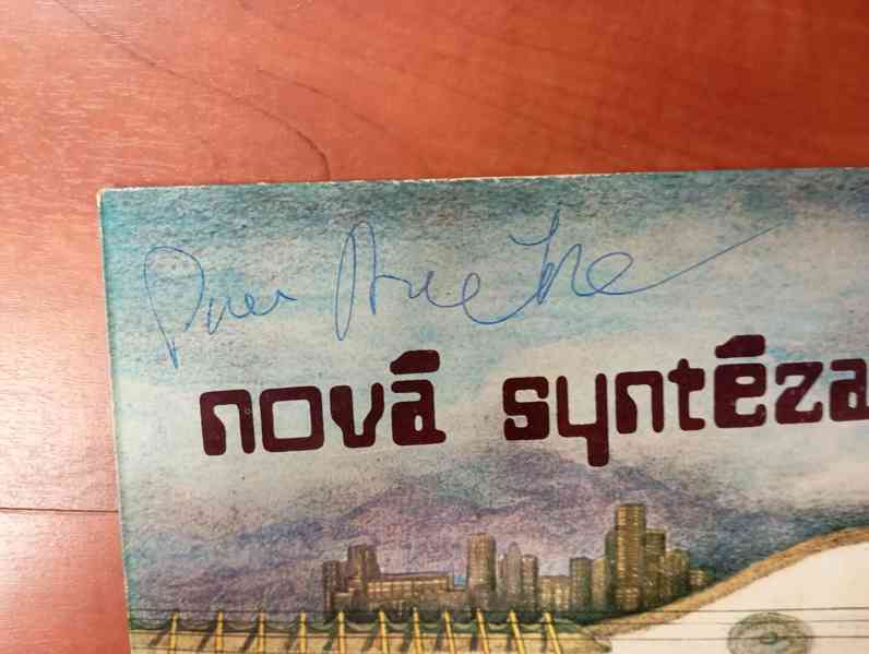 Nová Synteza 2  M Efekt   s podpisy                          - foto 4