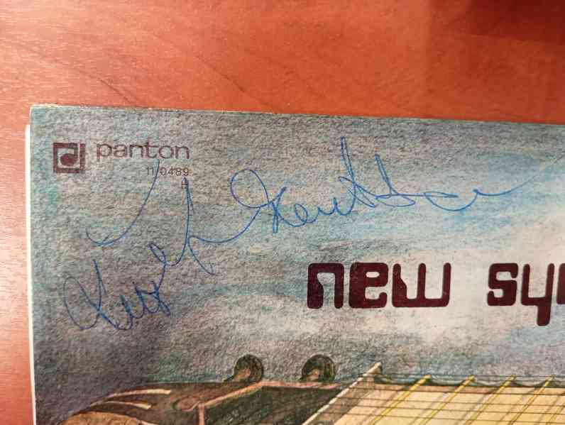 Nová Synteza 2  M Efekt   s podpisy                          - foto 3