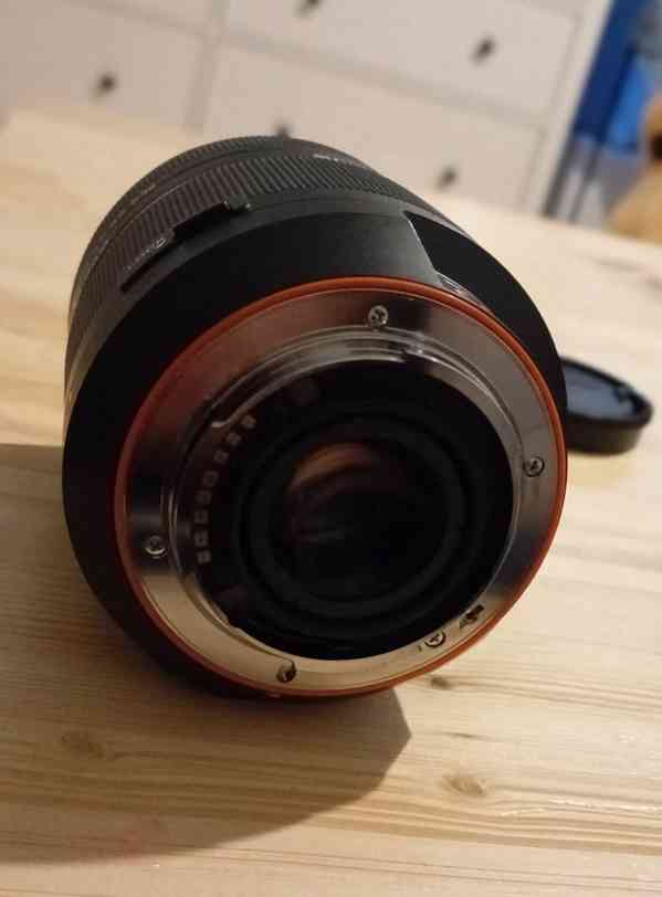 Prodám velmi dobrý objektiv Sony 2,8/28-75 SAM - foto 3