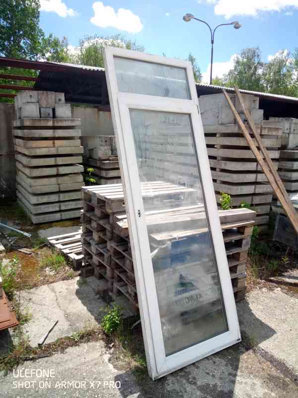 Plastové balkonové dveře - foto 3