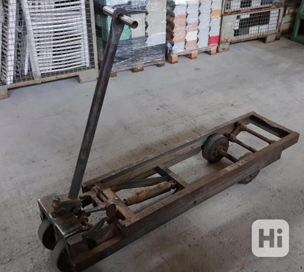 Paletový zdvižný vozík 1600 kg (13716.) - foto 1