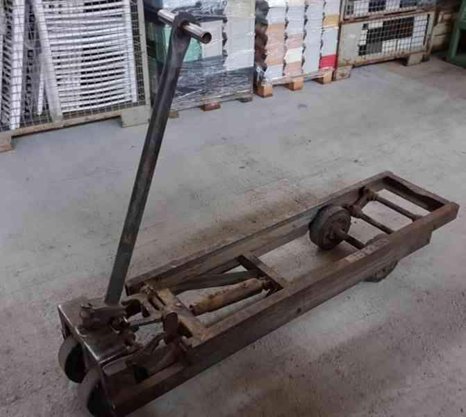 Paletový zdvižný vozík 1600 kg (13716.)