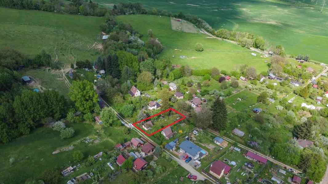Prodej zahrady s chatkou v Sušici - foto 9