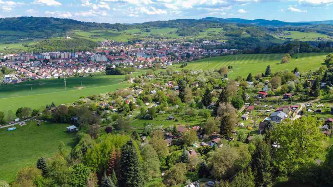 Prodej zahrady s chatkou v Sušici - foto 17