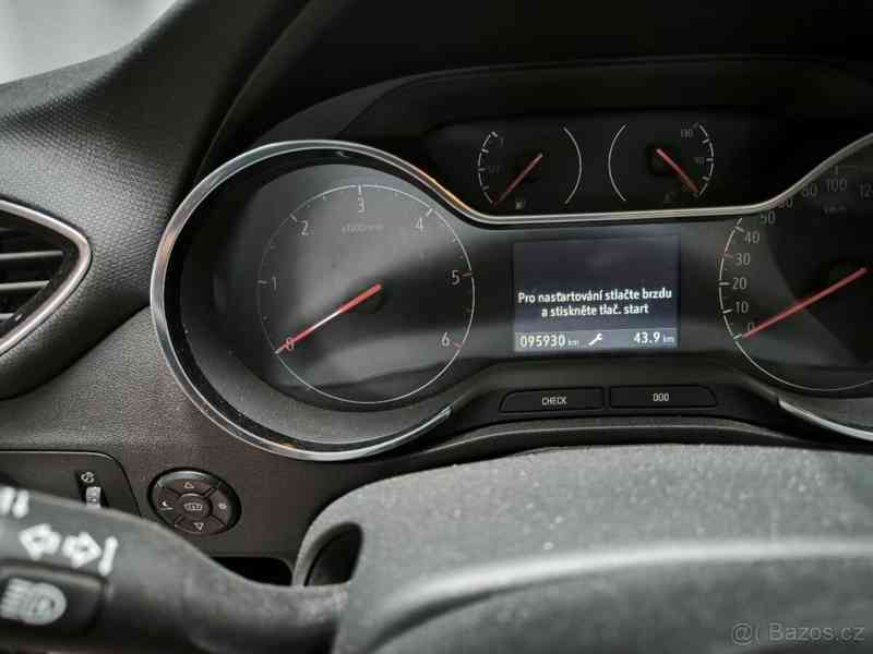 Opel Crossland 1,5 D automat - foto 3