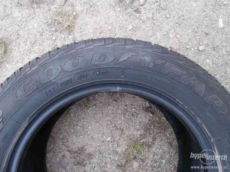Zimní pneu 195/60 R15, zn.Goodyear - foto 3