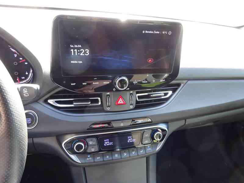 Hyundai i30 1.5 GDI MHEV r.v.2021 1.Maj.serv.kníž.ČR - foto 8
