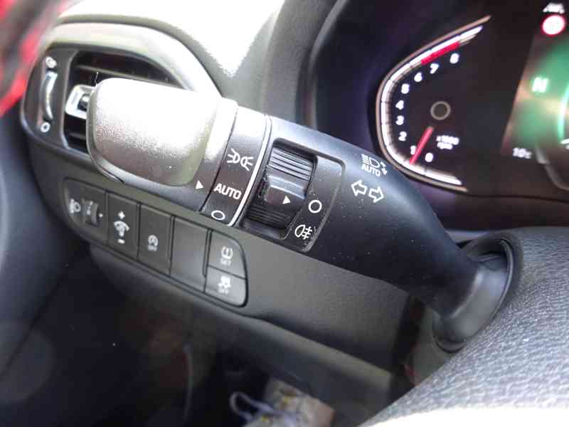 Hyundai i30 1.5 GDI MHEV r.v.2021 1.Maj.serv.kníž.ČR - foto 13