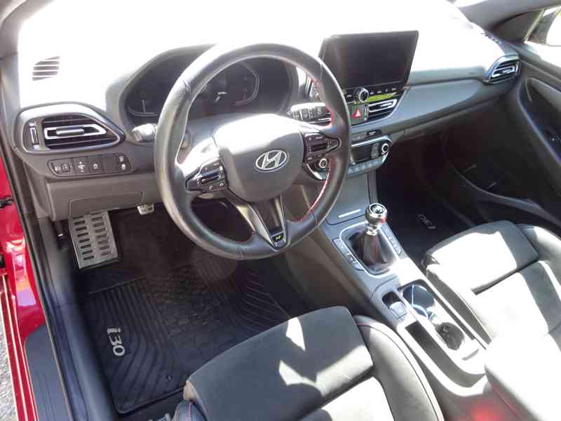 Hyundai i30 1.5 GDI MHEV r.v.2021 1.Maj.serv.kníž.ČR - foto 5