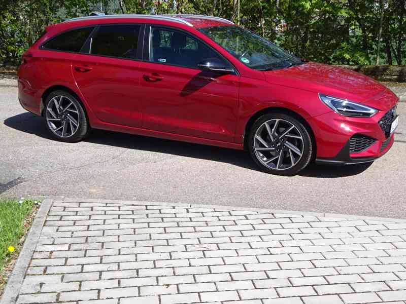 Hyundai i30 1.5 GDI MHEV r.v.2021 1.Maj.serv.kníž.ČR - foto 2