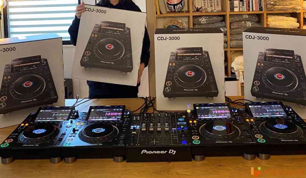 DJ Set 2x Pioneer DJ CDJ-3000-W  Player +1 DJM-900NXS2-W mix - foto 8