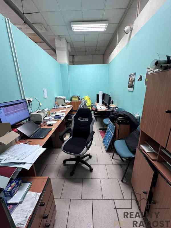 PRONÁJEM SKLADU - DÍLNY + KANCELÁŘ O VÝMĚŘE 181m2 V ADAMOVĚ  - foto 5