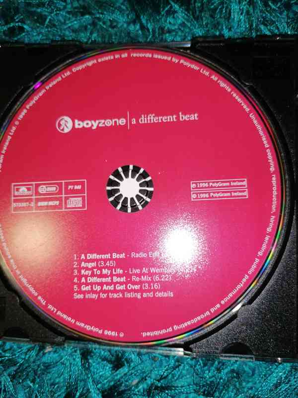 CD singl Boyzone  - foto 3