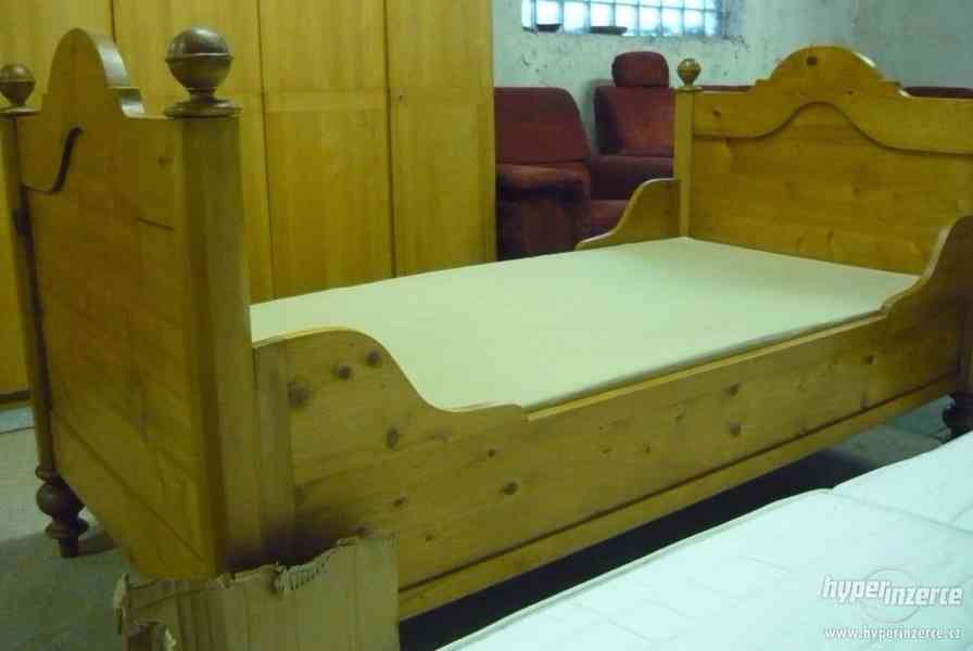 Masivní postel antik - foto 1
