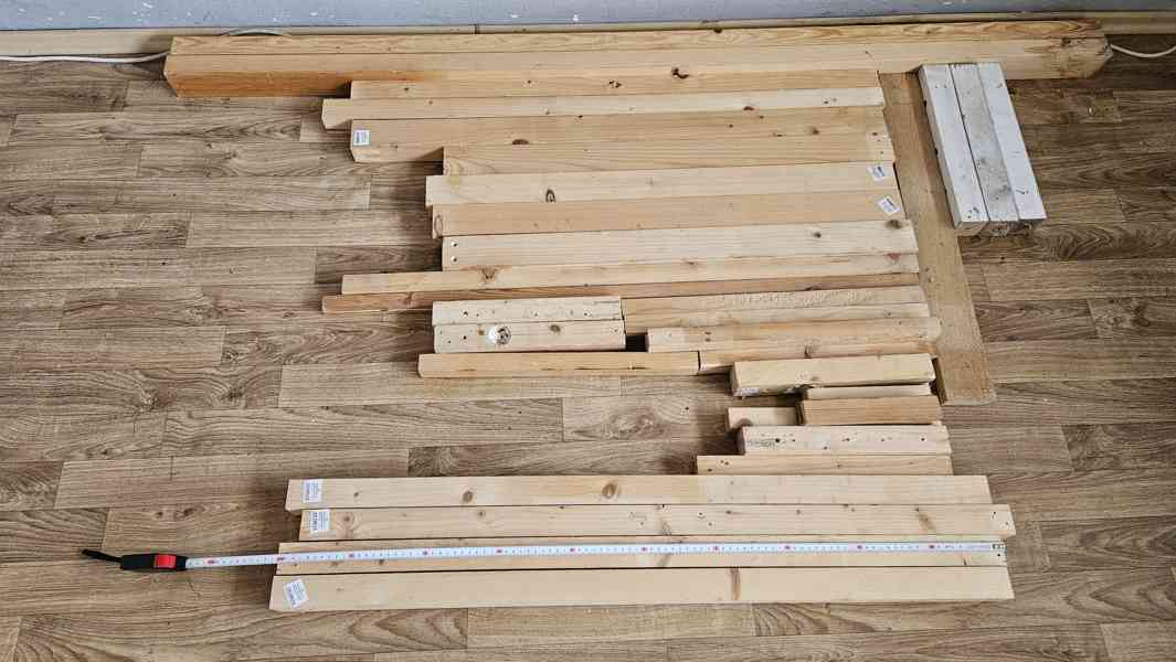 Dřevěné trámky trámy viz foto dva nejdelší jsou 170cm dlouhé - foto 3