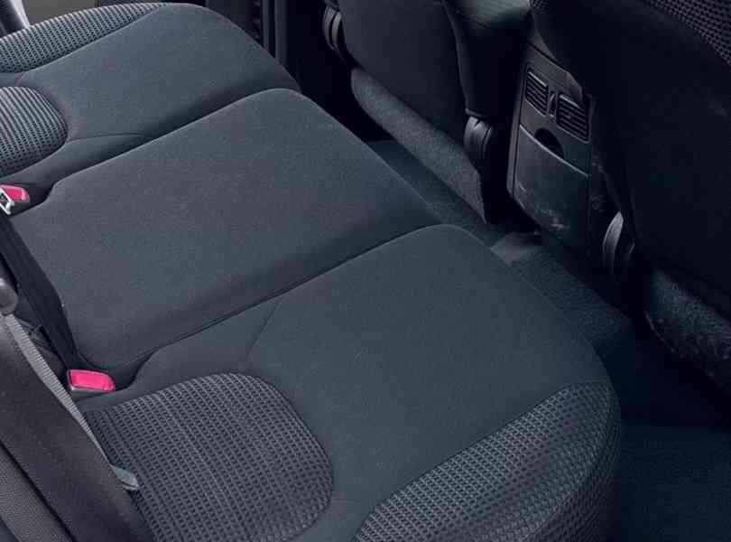 Nissan Pathfinder 2.5 dCi SE 126kw - foto 8