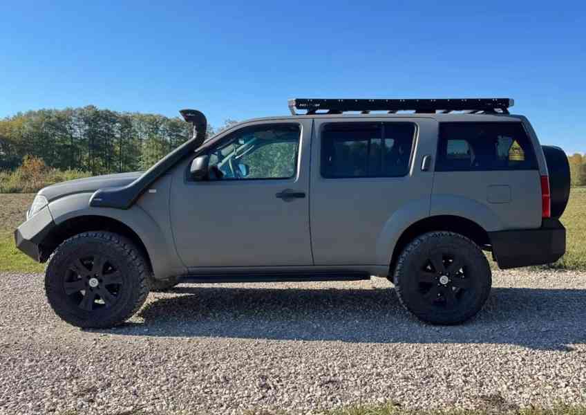Nissan Pathfinder 2.5 dCi SE 126kw - foto 9