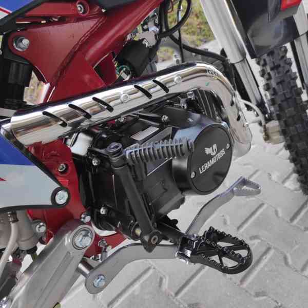 Shark 125ccm červený - foto 2