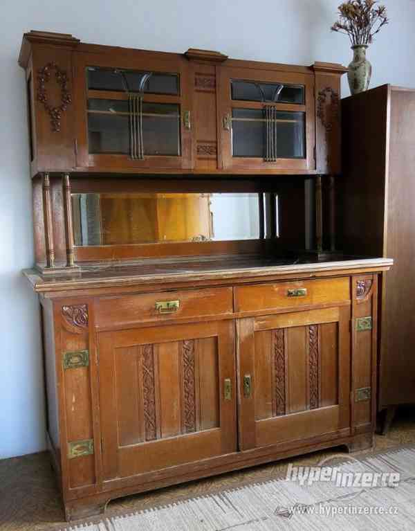 PRODÁM STAROŽITNÝ SEKRETÁŘ - foto 1