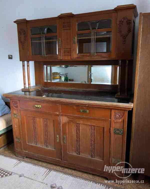 PRODÁM STAROŽITNÝ SEKRETÁŘ - foto 2