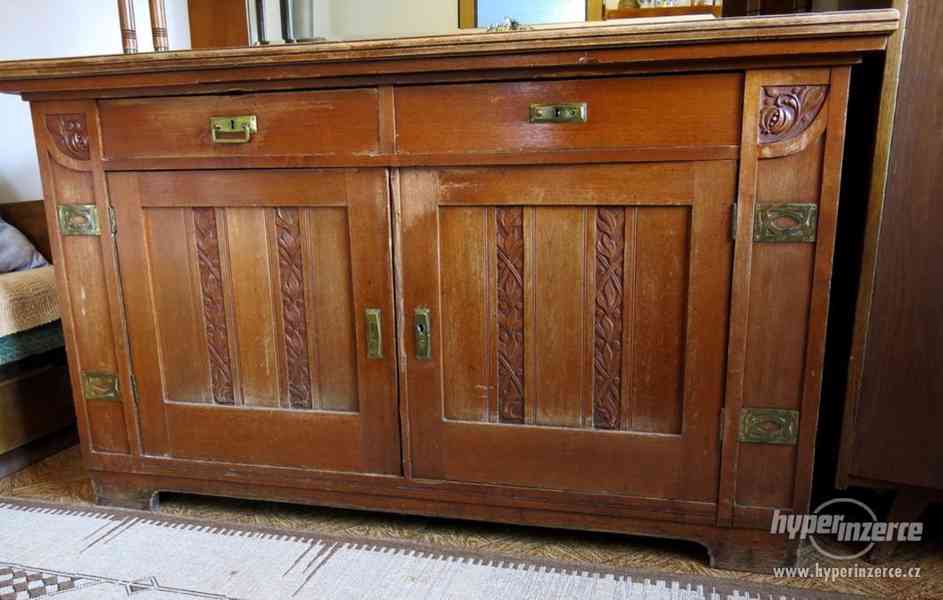 PRODÁM STAROŽITNÝ SEKRETÁŘ - foto 5