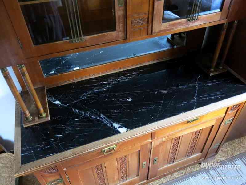 PRODÁM STAROŽITNÝ SEKRETÁŘ - foto 12