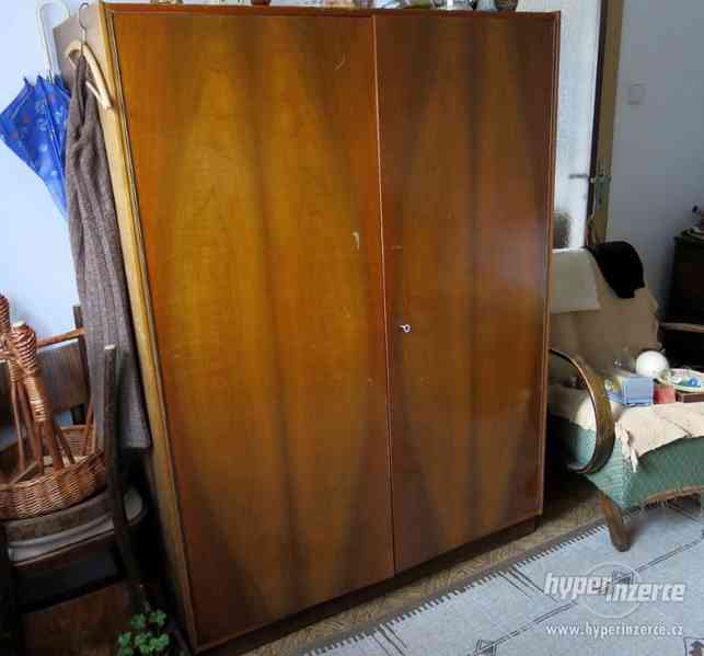 PRODÁM STAROŽITNÝ SEKRETÁŘ - foto 13