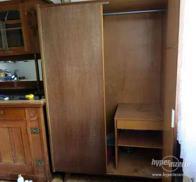 PRODÁM STAROŽITNÝ SEKRETÁŘ - foto 15