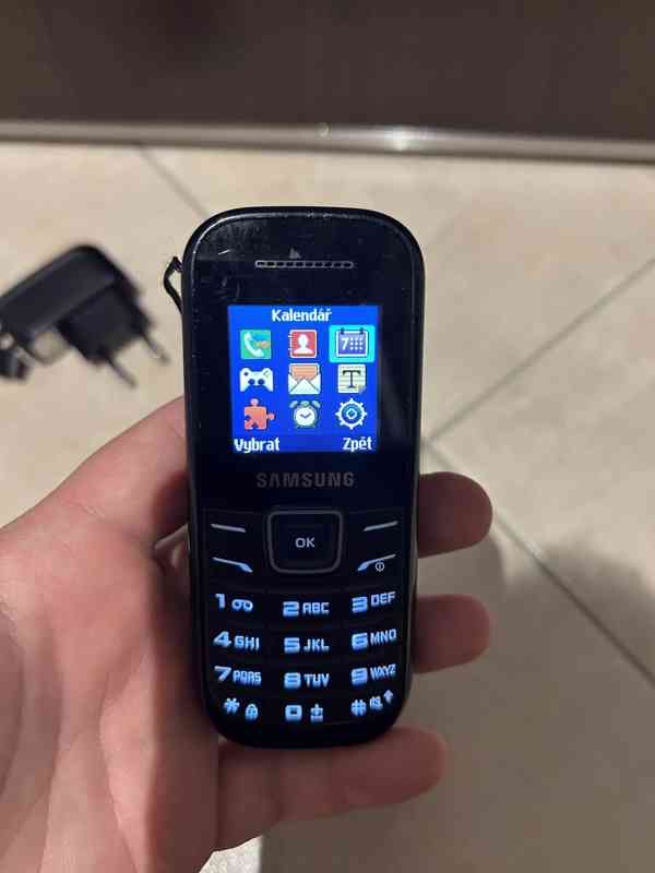 Samsung E1200R, černý nový, 150 Kč - foto 9