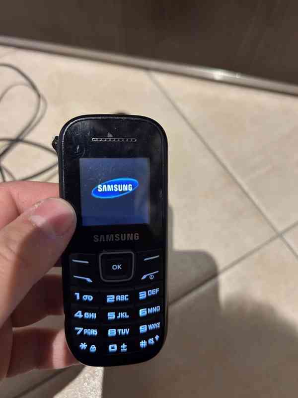 Samsung E1200R, černý nový, 150 Kč - foto 11