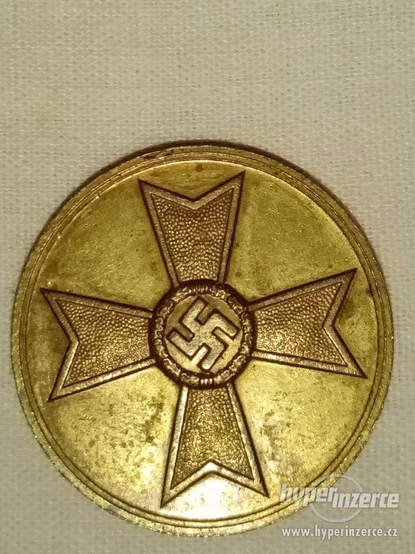 Medaile s hákovým křížem fur kriegs verdiens 1939 - foto 3