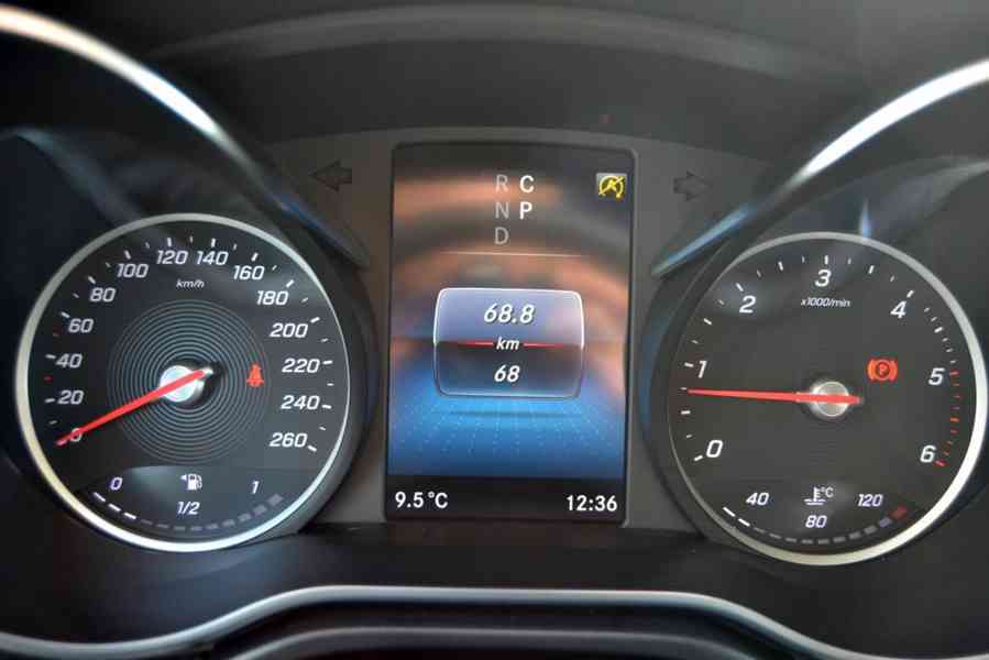 Mercedes Benz- Marco Polo 300 d NIGHT paket AMG EDICE 2023  - foto 11