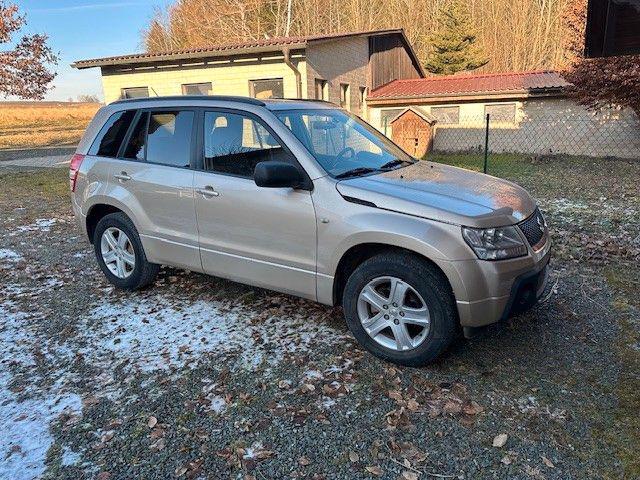 Suzuki Grand Vitara 2.0i Comfort benzín 103kw - foto 9