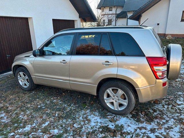 Suzuki Grand Vitara 2.0i Comfort benzín 103kw - foto 3