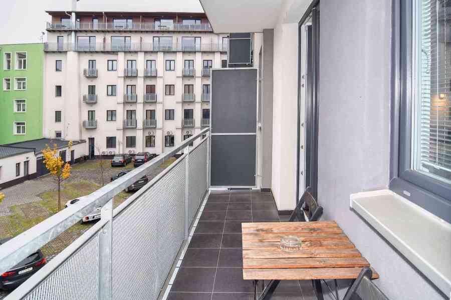 Pronájem luxusního zařízeného bytu 1+kk s balkonem, 29 m2 - foto 18