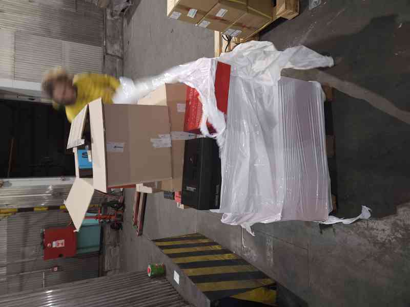 Palety s novým sportovním vybavením - foto 2