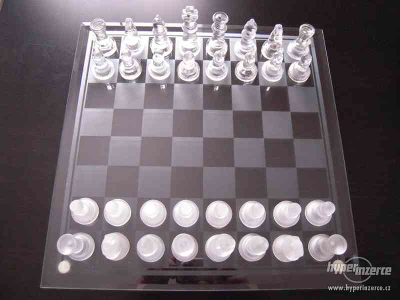 Šachy skleněné - Glass Chess - foto 1