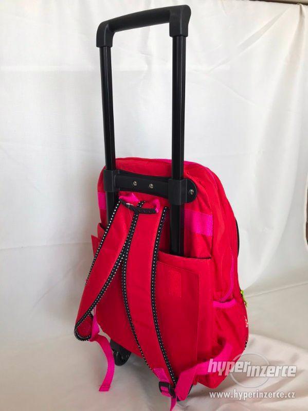 Nový Školní batoh Minnie na kolečkách - foto 5