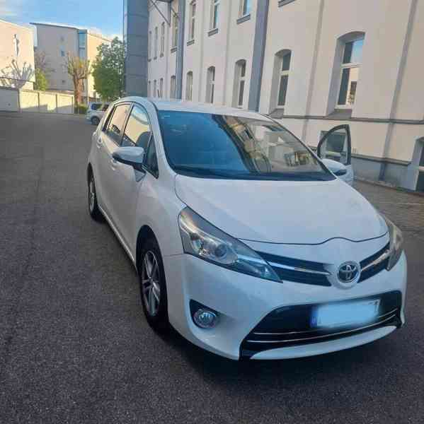 Toyota Verso 1,8i benzín 108kw - foto 1
