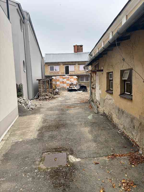 Prodej bývalé budovy Tylova divadla - foto 3