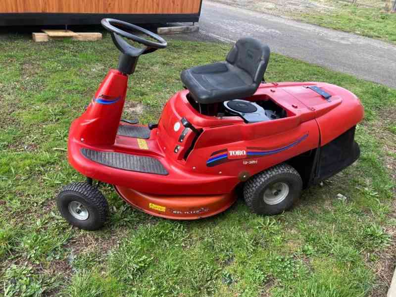 Zahradní traktor ,rider Toro - foto 6
