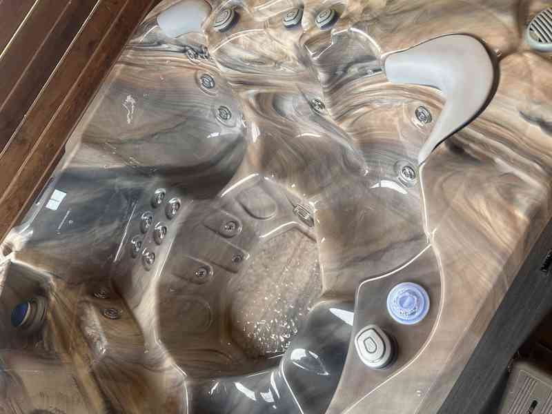 Vířivka WELLIS  - foto 3