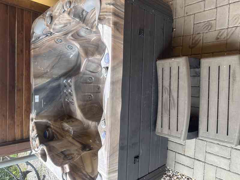 Vířivka WELLIS  - foto 2