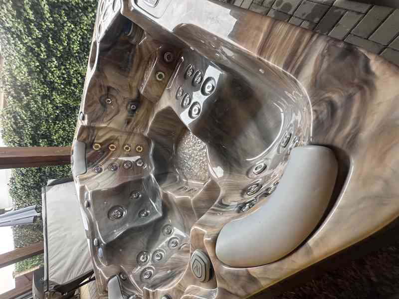 Vířivka WELLIS  - foto 6